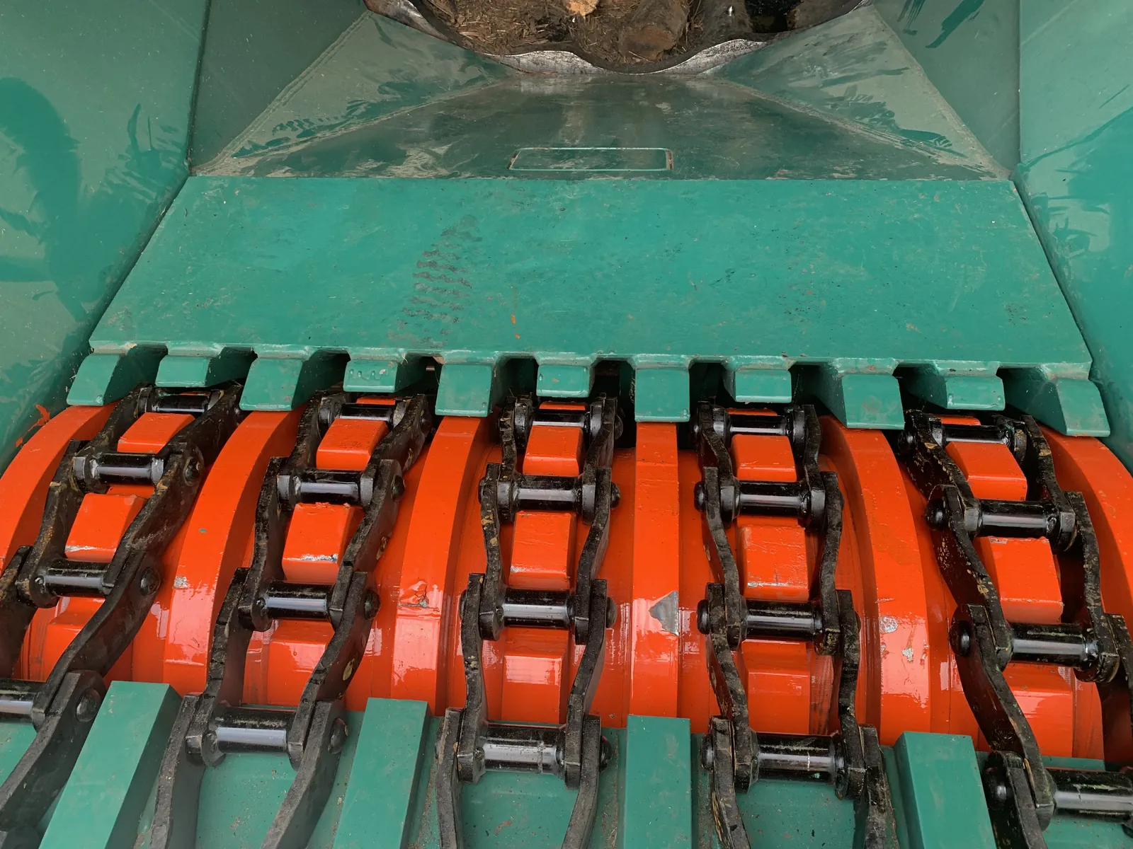 Debarking drum detail