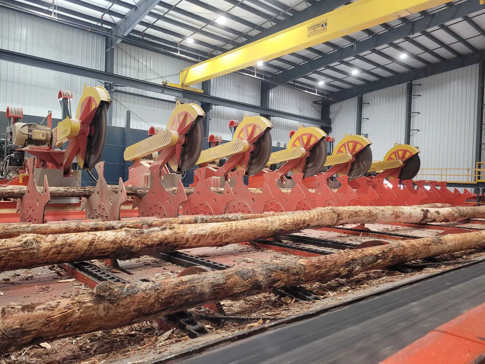 Log Trimmer system in operation