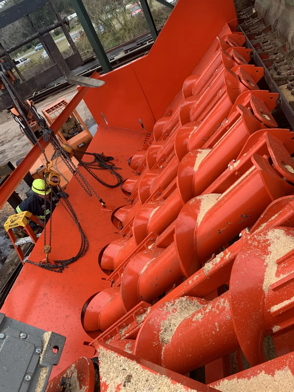 Screw feeder rolls during installation